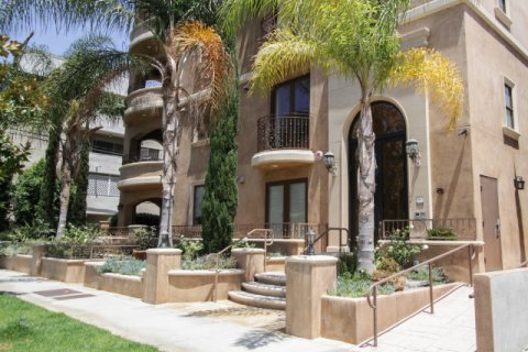 420 S Hamel Beverly Center