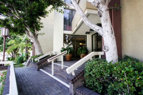 Westbury Terrace Beverly Center