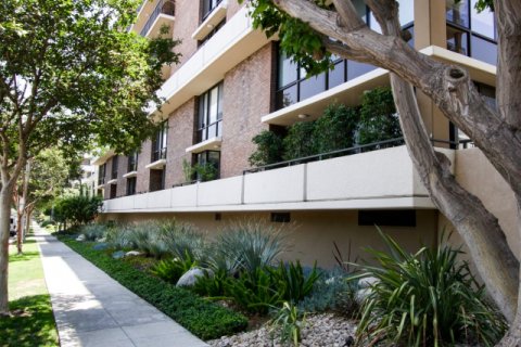 211 Spalding Beverly Hills