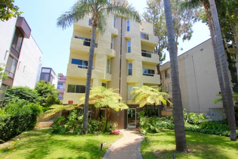 410 N Oakhurst Dr Beverly Hills