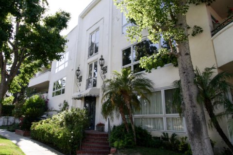 9105 Carmelita Beverly Hills