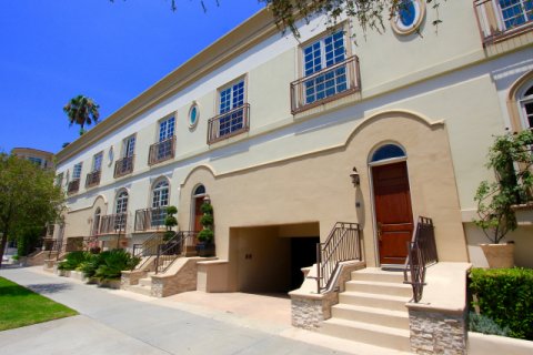 Crescent Townhomes