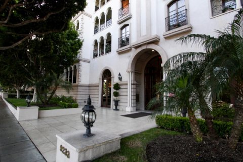 Le Faubourg St Honore Beverly Hills