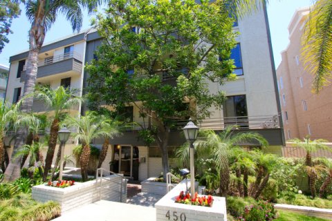 Oakhurst Square Beverly Hills