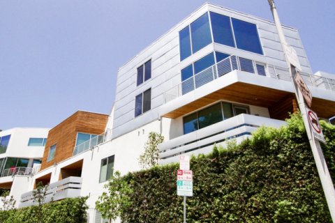 10 Palms Hollywood California