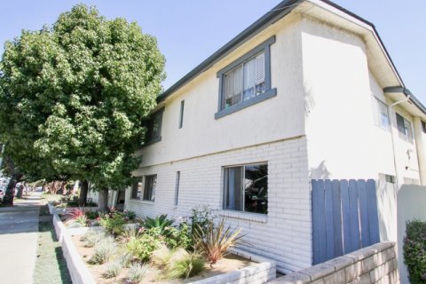 360 Gladys Ave Long Beach