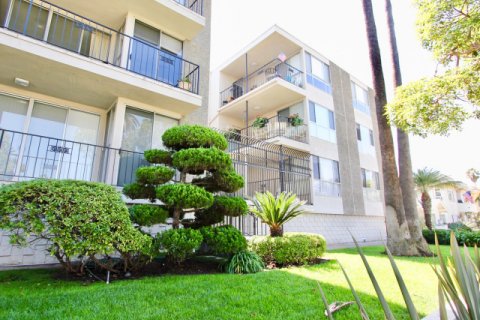 Carlton Imperial Long Beach