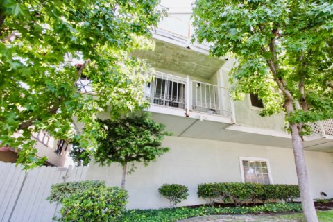 Pine Villas Long Beach