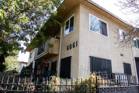 6861 Hinds Ave North Hollywood