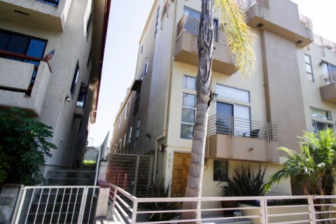 13440 Moorpark St Sherman Oaks