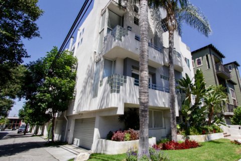 14235 Dickens St Sherman Oaks