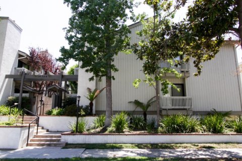 14348 Riverside Dr Sherman Oaks