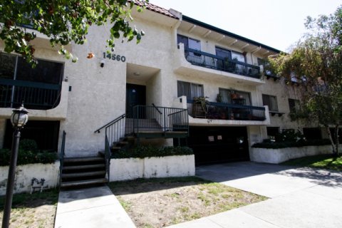 14560 Clark St, Sherman Oaks