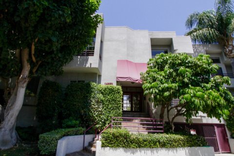 14631 Dickens St Sherman Oaks