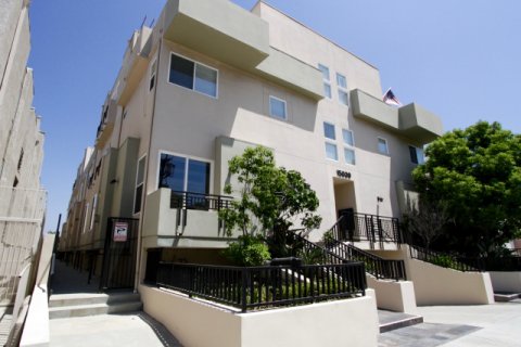 15039 Dickens St Sherman Oaks