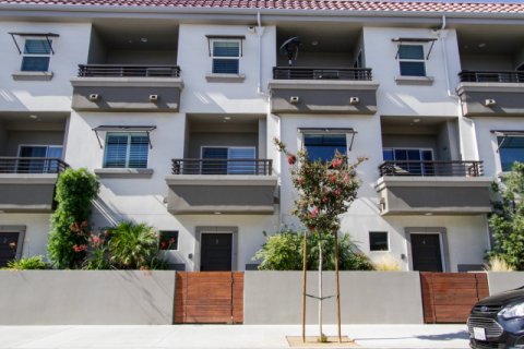 15237 Weddington St Sherman Oaks