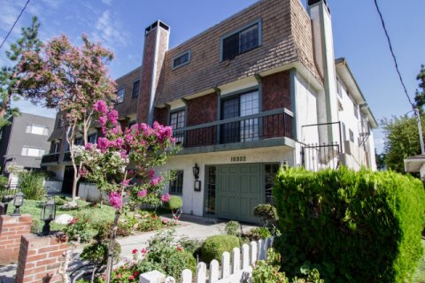 15322 Weddington St Sherman Oaks