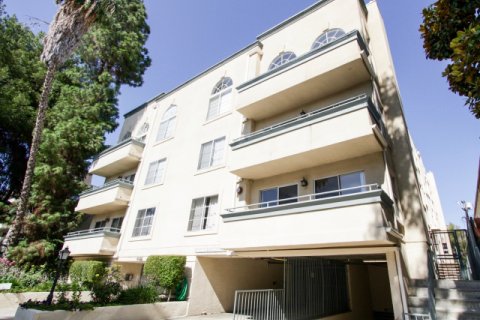 4426 Ventura Canyon Ave Sherman Oaks
