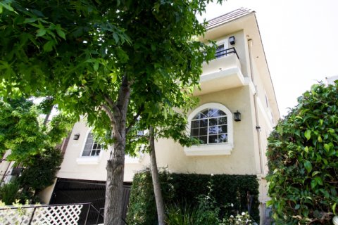 4461 Vista Del Monte Ave Sherman Oaks
