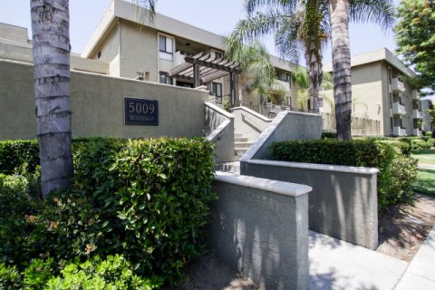 Addison Place Sherman Oaks