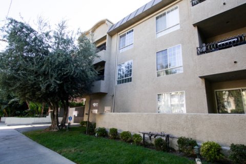 Chateau Royale Sherman Oaks