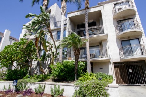 Colbath Townhomes Sherman Oaks