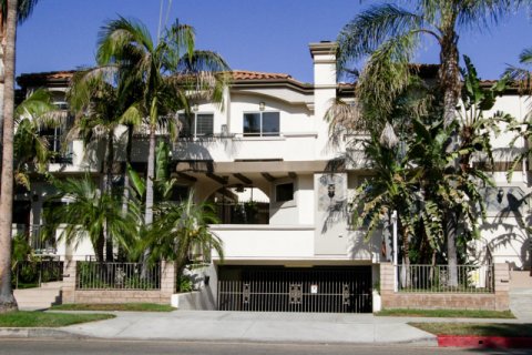 Costa Azure Sherman Oaks