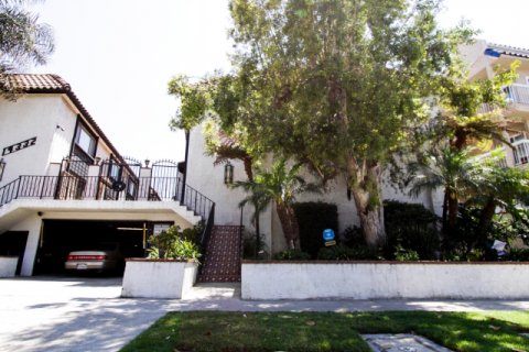 Dickens Street Townhomes Sherman Oaks