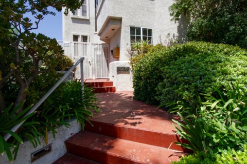 Noble House Sherman Oaks