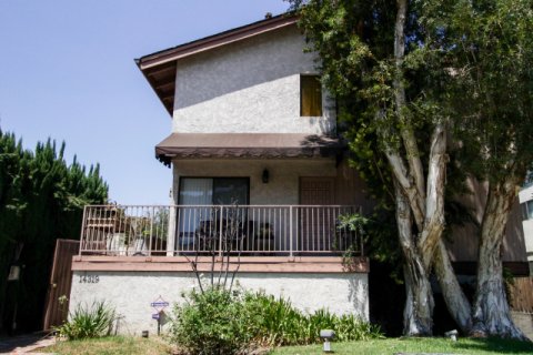 Parkside Condos Sherman Oaks