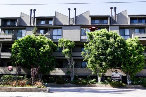 Sherman Village, Sherman Oaks