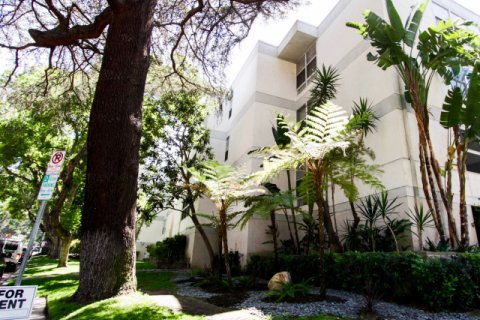 Sherman Villas, Sherman Oaks