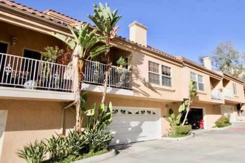 Meadowview Townhomes Carlsbad