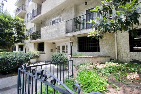317 S Holt beverly center