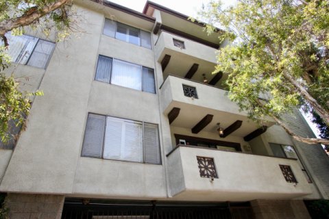 853 Le Doux beverly center