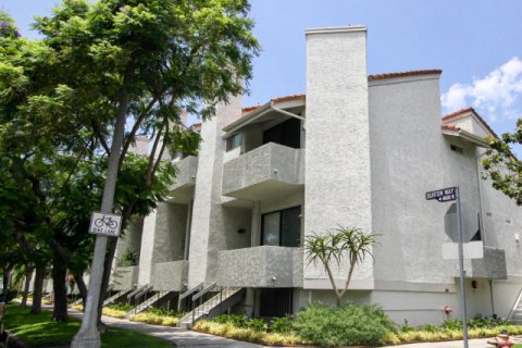Sherbourne Villas beverly center