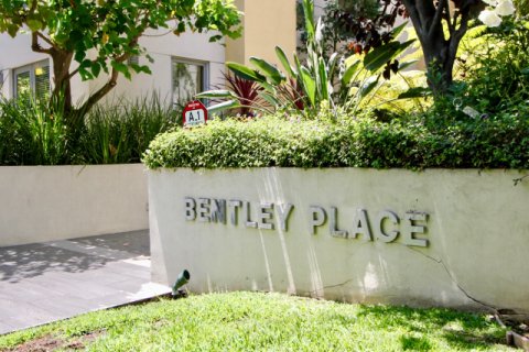 Bentley Plaza West LA