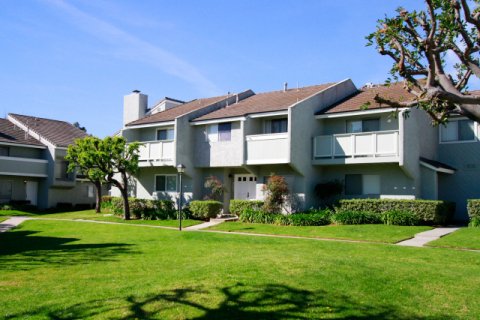 Cherrywood Village Huntington Beach
