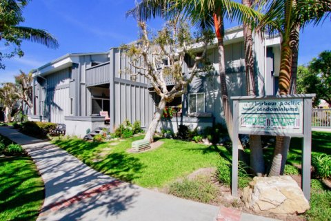 Harboring Villas Huntington Beach