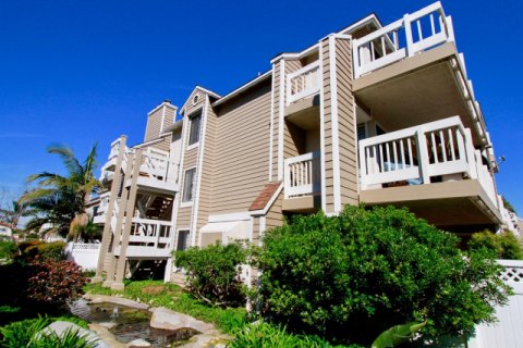 Pointe Surfside Huntington Beach