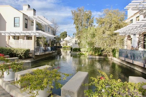 Lakeshore Irvine