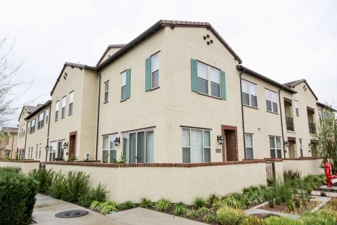 El Paseo Lake Forest