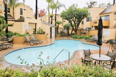 Le Parc Lake Forest