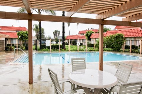 Rancho Viejo Condos I Lake Forest