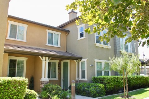 Georgetown Square riverside