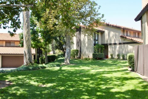 Hillcrest Townhomes riverside