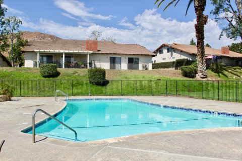 Orangewood Villas riverside