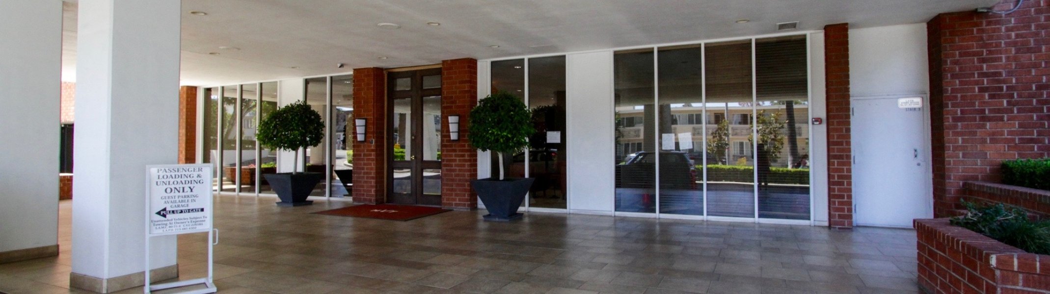 Hollywood Versailles Tower