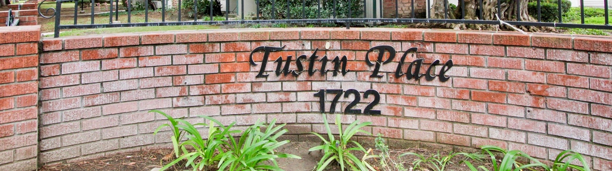 Tustin Place