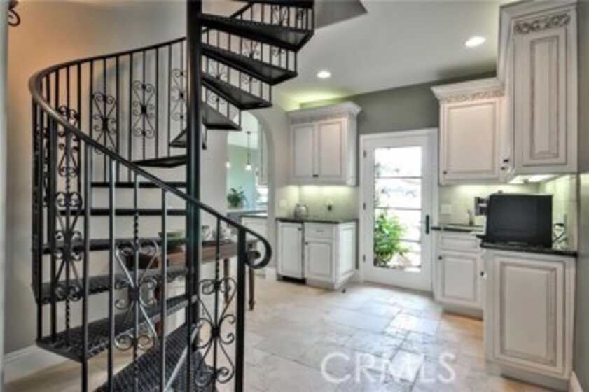 19050 Vista De Montanas Photo